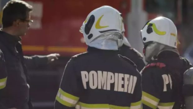 Un om din București, găsit mort în casă, alături de câinele lui. O explozie urmată de incendiu le-a cuprins locuința din sectorul 6