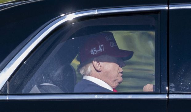 Un bărbat din Chicago, acuzat penal pentru că l-a amenințat cu moartea pe președintele Trump într-o postare pe rețelele de socializare