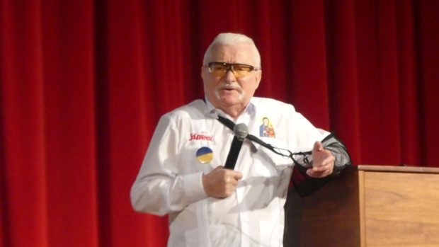 Lech Wałęsa critică dur politica SUA față de Ucraina : „Donald Trump ori este trădător, ori este un tip extrem de deștept”