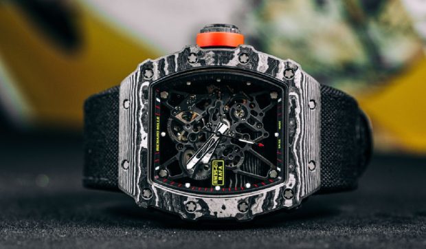 Cum a reuşit un român să fure un ceas Richard Mille, de 500.000 de euro, chiar de la mâna unui șofer, în Germania