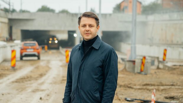 Ruben Lațcău, viceprimarul USR care a acuzat un fenomen al judecătoarelor șantajate de loverboys, a mai avut o „revelație”: „Azi îi dau dreptate lui Dragnea”