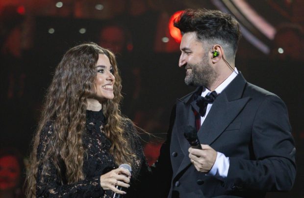 Imagine Stire Dezvăluirea făcută de Theo Rose despre Smiley pe scena de la Sala Palatului: „Asta spune multe despre Smiley omul” | 2review.ro
