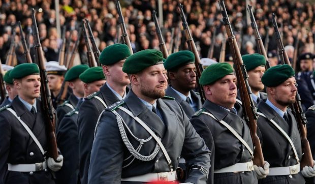 Germania reintroduce recrutarea obligatorie: toți bărbații de la 18 ani vor fi supuși unei evaluări militare