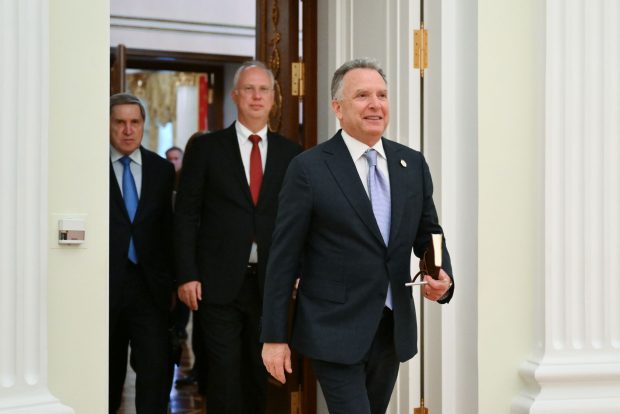 Interesele economice uriașe din spatele planului de pace al lui Trump pentru Ucraina: „Nu e pace, e afacere!”