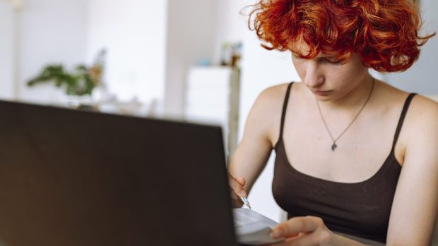 Ce sunt „veganii AI”: „Inteligența artificială fură constant, fără consimțământ, din absolut orice”