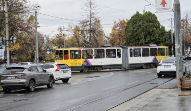 Transportul în comun la Ploiești, mai scump: „Au înnebunit. Cum să ceară 4 lei pentru condițiile astea? Cazi din tramvai”