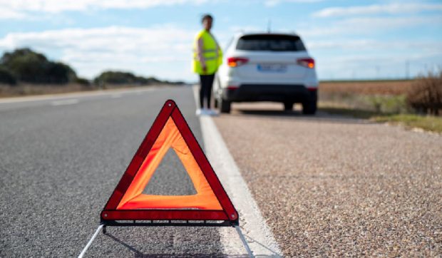 O țară europeană interzice triunghiul de semnalizare pe autostradă. Ce vor folosi șoferii în loc