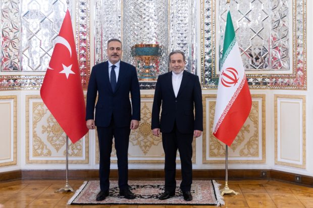 Iran și Turcia încep construcția unei linii feroviare strategice care va conecta Europa de Asia