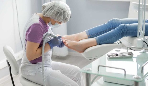 De ce apar unghiile încarnate și cum le putem preveni, explicația unui medic