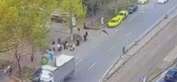 A murit femeia lovită de un cablu de tensiune STB în intersecția Dristor din București