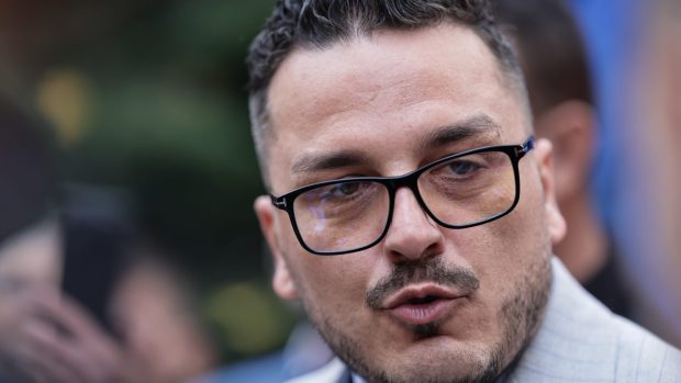 Influencerul Makaveli, transportat la Spitalul Floreasca în dosarul evaziunii fiscale de peste jumătate de milion de lei