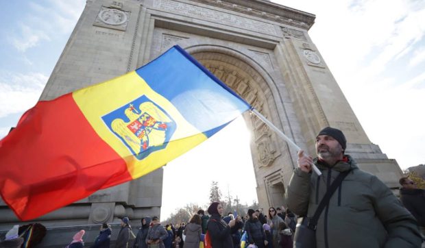 Ce nu s-a văzut la TV de la parada militară de 1 Decembrie, la Arcul de Triumf din București