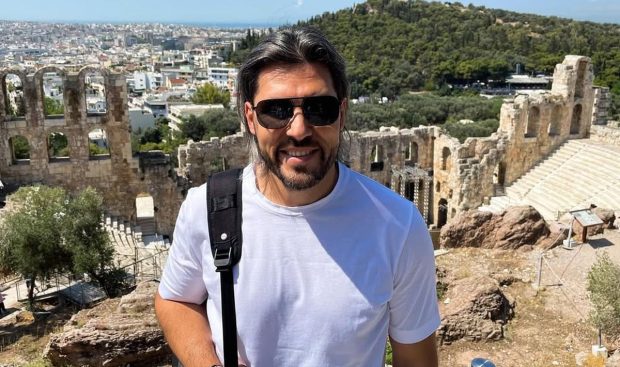Imagine Stire Reacția lui Adi Vasile după ce s-a aflat că este prezentatorul Survivor România 2026: „Din ianuarie”. Primele imagini oficiale cu el la Antena 1 | 2review.ro