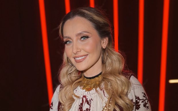 Imagine Stire Motivul pentru care Alina Sorescu nu are un iubit după divorțul de Alexandru Ciucu: „Încerc în fiecare zi să mă redescopăr, să fiu mai bună” | 2review.ro