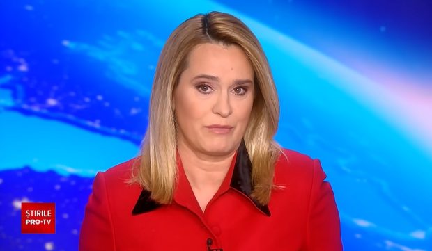 Imagine Stire Andreea Esca, emoționată în direct, la Pro TV, de 1 Decembrie. Aproape că a lăcrimat: „De trei decenii ne privim în ochi” | 2review.ro