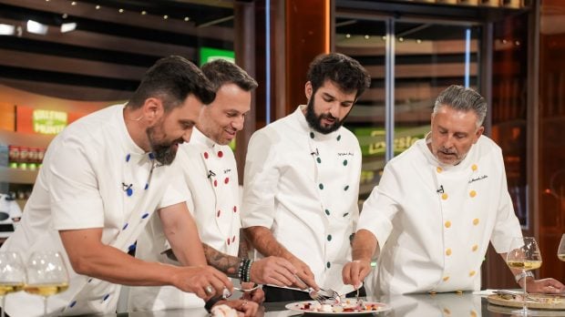 „Chefi la cuțite” 16 decembrie 2025. Seara va culmina cu un verdict șocant la proba eliminatorie