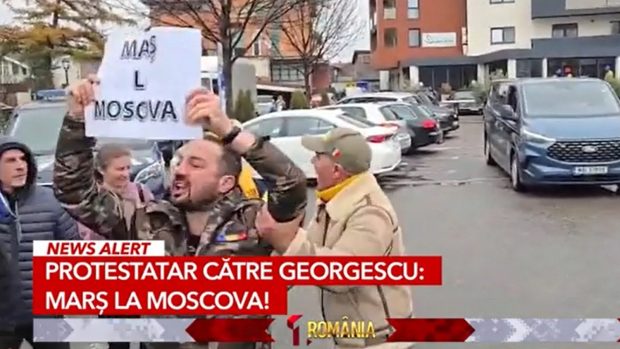 Bărbatul care i-a strigat lui Călin Georgescu „Marș la Moscova” la Alba Iulia spune că a fost bătut: „M-au lovit femei și bărbați”