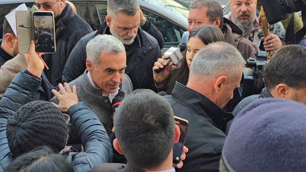 Călin Georgescu, admonestat de un bărbat la Alba Iulia, de Ziua Națională: „Marș la Moscova!”