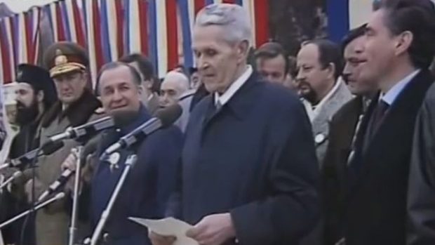 „Ambuscada” de la 1 decembrie 1990. Cum a fost deturnată prima sărbătoare de Ziua Națională postrevoluționară pentru umilirea lui Corneliu Coposu