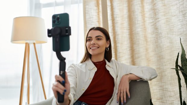 Job-ul pentru care ai nevoie doar de telefon. Poți câștiga 15.000 euro pe lună, în România