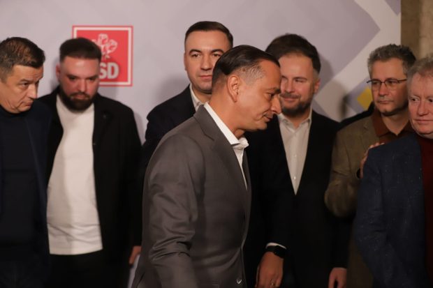 Băluță a intrat pe ușa din dos la sediul central înainte cu două ore de anunțarea rezultatelor. Liderii PSD s-au ascuns de presă