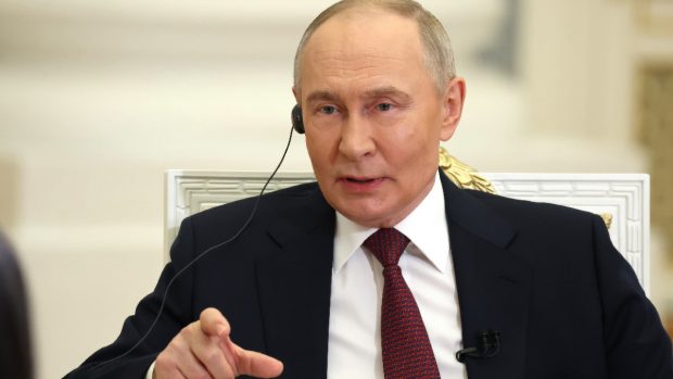 Vladimir Putin spune că Groenlanda valorează „maximum un miliard de dolari”: „Cred că SUA pot ajunge la această cifră”