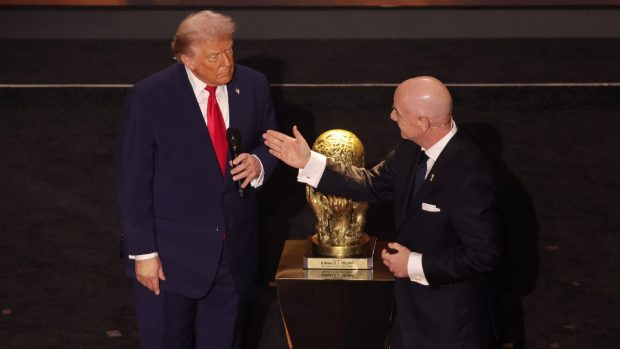 Lingușelile la adresa lui Trump din timpul show-ului de la tragerea la sorți a CM au stârnit furie în presa internațională
