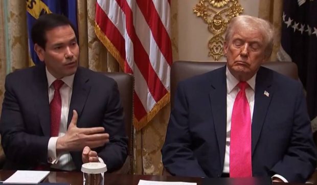 Trump spune că se simte tânăr ca acum 25 de ani, dar ațipește în timp ce Marco Rubio îl laudă. Imaginile au devenit virale | VIDEO