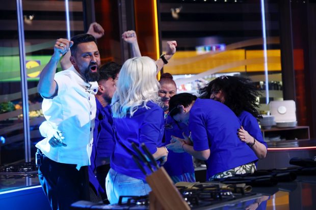 Imagine Stire „Chefi la cuțite”, 7 decembrie 2025. Echipa albastră a lui Orlando Zaharia a câștigat prima confruntare a sezonului 16 | 2review.ro