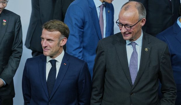 Trump poate să-l trădeze pe Zelenski și să-i ofere lui Putin teritorii din Ucraina, conversație secretă între Emmanuel Macron și Friedrich Merz: „Se joacă și cu tine, și cu noi”