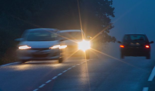 O țară UE vrea să pice la ITP mașinile care au faza scurtă prea puternică
