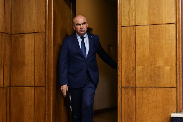 Întâlnirile în afara legii ale premierului Bolojan din Palatul Victoria. Oficial, toate audiențele trec prin Secretariatul General al Guvernului