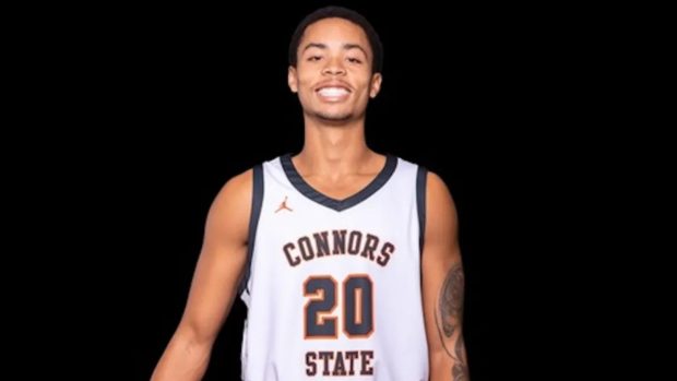 Un juc?tor de baschet de 20 de ani a murit dup? ce a primit o lovitur? cu cotul în cap în timpul unui meci