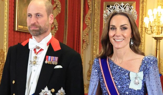 Kate Middleton și prințul William au publicat cea mai romantică fotografie a lor de până acum și arată ca o felicitare de Crăciun
