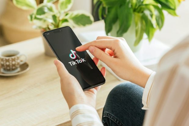 Limbajul TikTok: prescurtări și expresii populare pe TikTok și semnificația lor