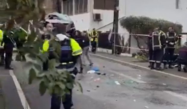 Trei băieți au murit înecați, după ce mașina în care se aflau s-a răsturnat și a căzut într-o piscină, cu roțile în sus | VIDEO