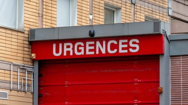 Un mecanic de locomotivă a fost înjunghiat de un bărbat după ce a refuzat să-i dea o țigară, în Paris