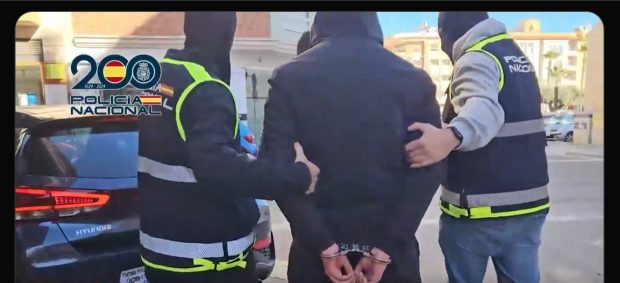 Spania a destructurat o celulă a rețelei neonaziste The Base, condusă de un american stabilit în Rusia: „Punea la cale atacuri țintite”