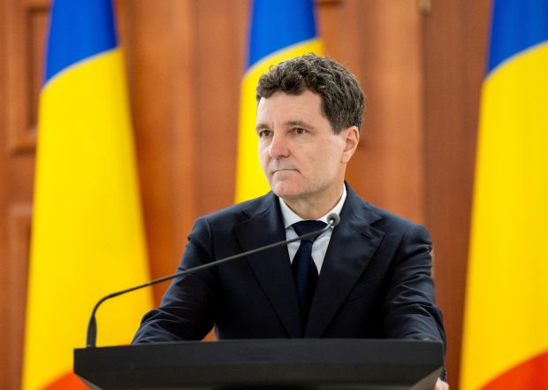 Nicușor Dan merge la Paris pentru a vorbi cu Emmanuel Macron: se va întâlni și cu românii din Franța