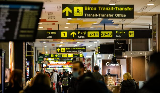 MAE a emis atenționări de călătorie pentru românii care vor să meargă în Grecia și Irlanda: „Să evite zonele afectate”
