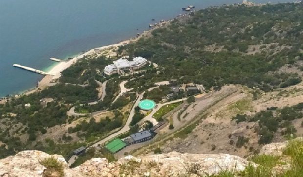 Cum arată palatul lui Vladimir Putin din Crimeea: dispune de clinică privată și heliport