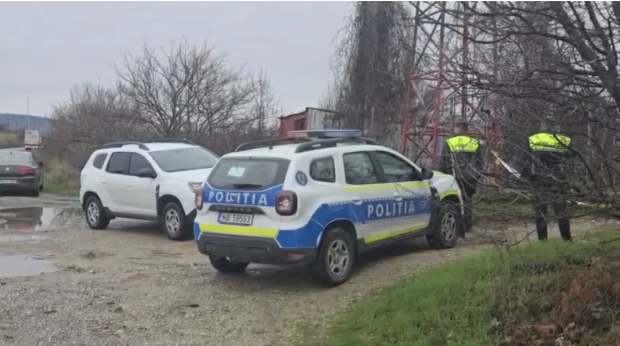 Un bărbat a agățat două grenade din Al Doilea Război Mondial, cu undița, pe malul Dunării