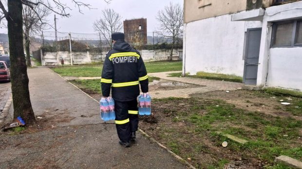 Apa care se dă în Prahova poate fi folosită doar la toaletă. Băutul, utilizarea la igiena personală și la gătit, interzise cu Ro-Alert