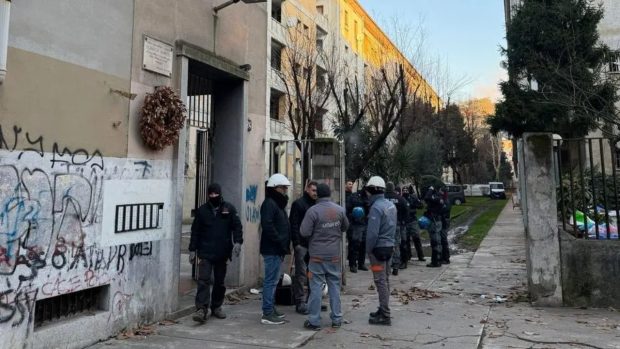 Mai mulți români au ocupat ilegal un subsol din Milano, unde au făcut un cazinou clandestin