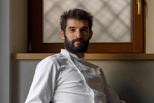 Imagine Stire Richard Abou Zaki a dezvăluit că bunicul lui a fost cioban. Povestea celebrului chef: „Vin dintr-un sat mic de la țară” | 2review.ro