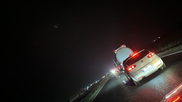 Un șofer beat a intrat pe contrasens în Galați și s-a ciocnit de o altă mașină, pe care a răsturnat-o. O femeie și nepoata de 5 ani, printre victime