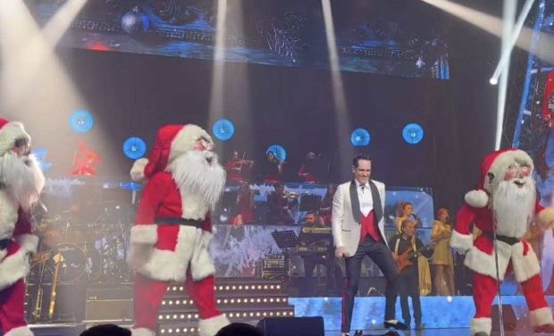 Imagine Stire Primele imagini de la concertul de Crăciun al lui Ștefan Bănică jr de la Sala Palatului. Artistul a fost lăudat: „A fost un show excepțional” | 2review.ro