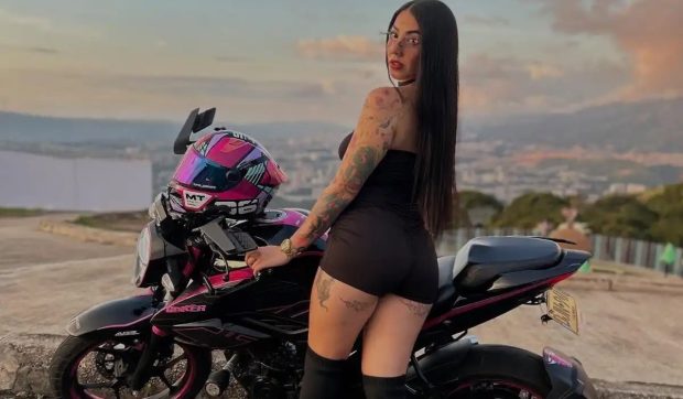 O influenceriță și-a prezis moartea cu câteva ore înainte să facă accident cu motocicleta: „Conduc fără ochelari”