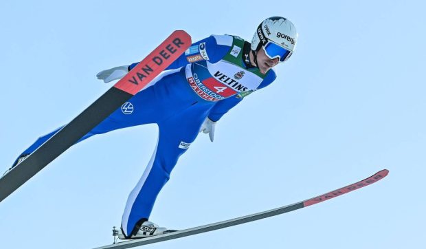 foto: Libertatea | Descalificat pentru 3 milimetri. Cum a pierdut s?ritorul cu schiurile Timi Zajc podiumul la Turneul celor Patru&nbsp;(…)