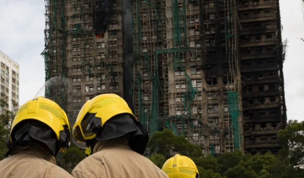 Bilanțul incendiului din Hong Kong a ajuns la 151 de morți: „Trupuri au fost găsite pe coridoare, în apartamente, pe scări și chiar pe acoperișuri”